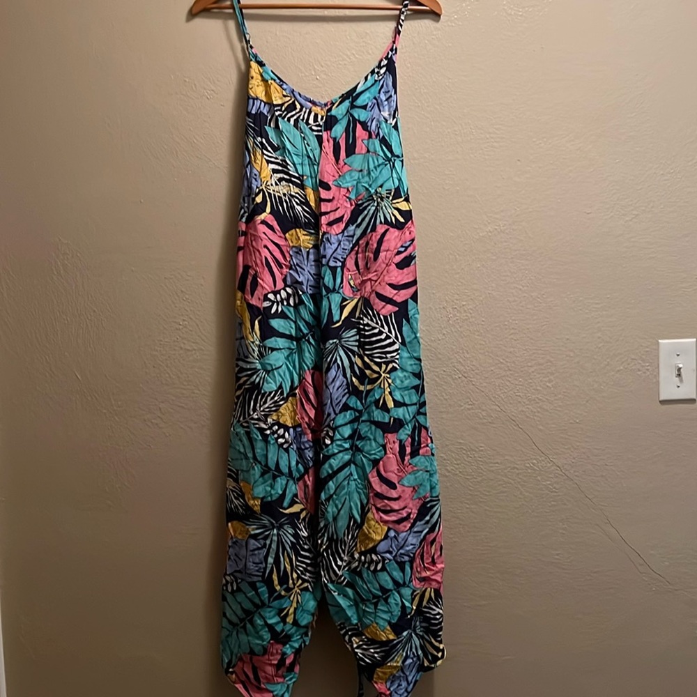 Summer pattern jumpsuit with pockets